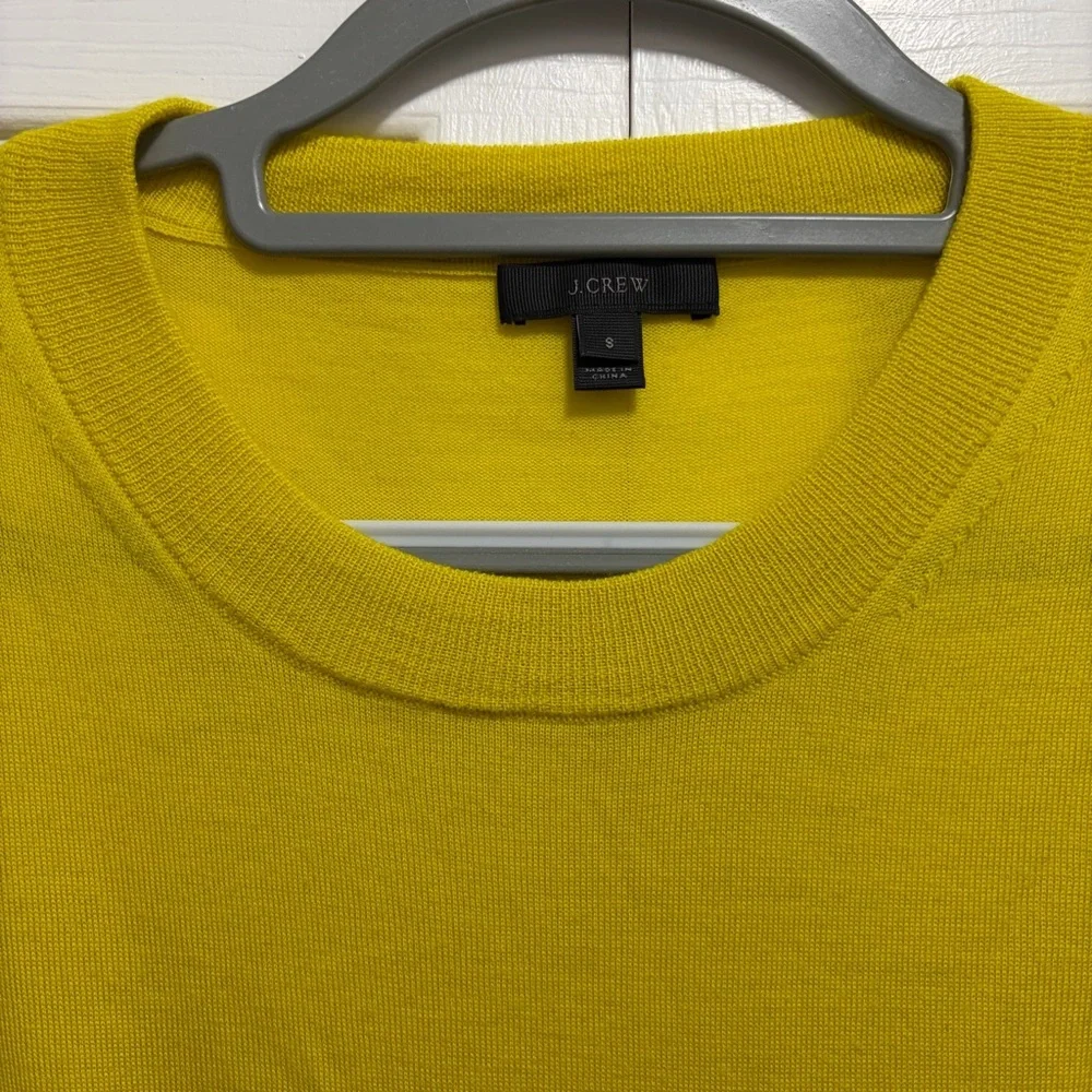 J. Crew merino wool Bright Yellow Crew Neck Sweater small flaw in wrist‎